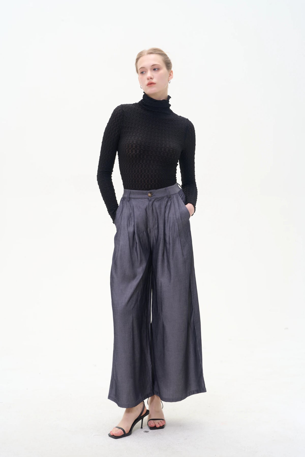 Rowan Pleated Wide-Leg Trouser