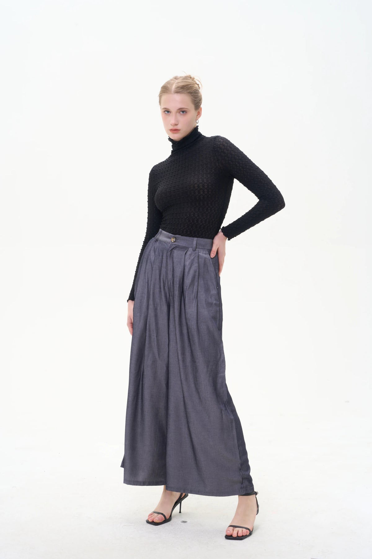 Rowan Pleated Wide-Leg Trouser
